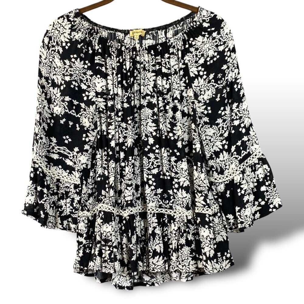 Democracy Blouse Womens Sz S Black/White Floral Ruffle Bell Sleeve Peasant Top